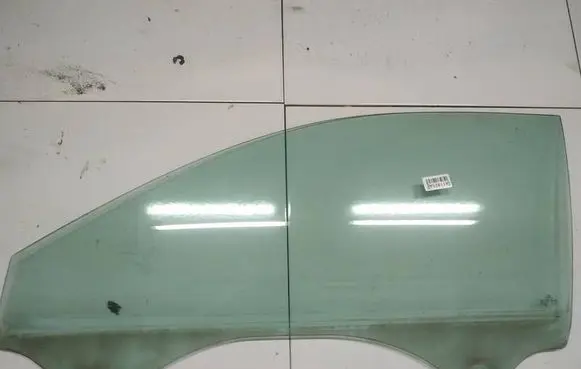 Audi A3 S3 8P Front door window glass four-door AS2