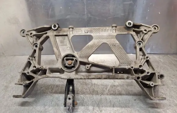 Volkswagen PASSAT B8 Front subframe 3Q0199369E