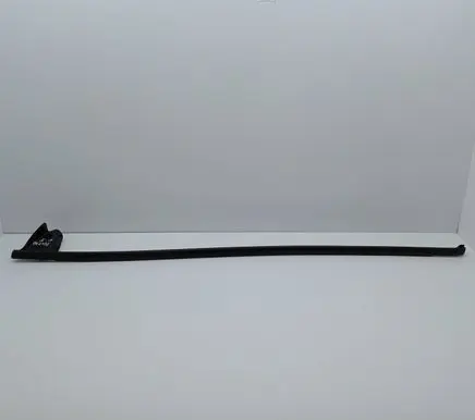 Seat Toledo III (5P) Front door glass trim molding 5P0837477