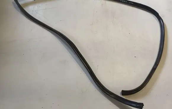 KIA Ceed Front door rubber seal 