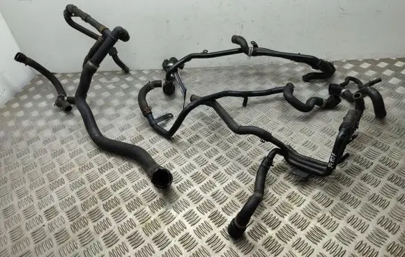Volkswagen Golf VII Engine coolant pipe/hose 5Q0122051BK 5Q0122073BK 5Q0121070AF