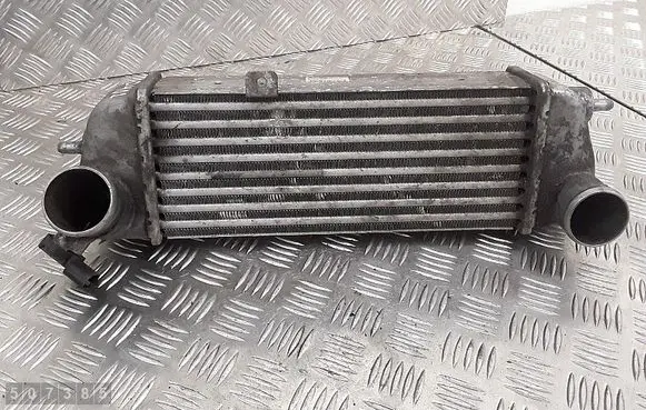 Hyundai i30 Intercooler radiator 282712a610 6714315