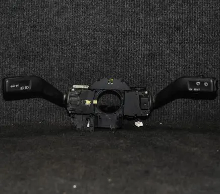 Volkswagen PASSAT B6 Indicator stalk 3C5953507A