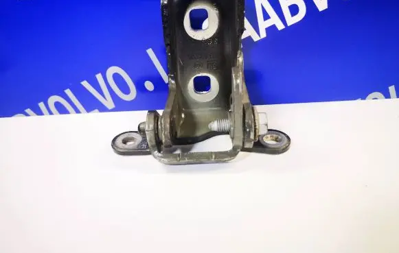 Saab 9-5 Front door upper hinge 13281821 A046574