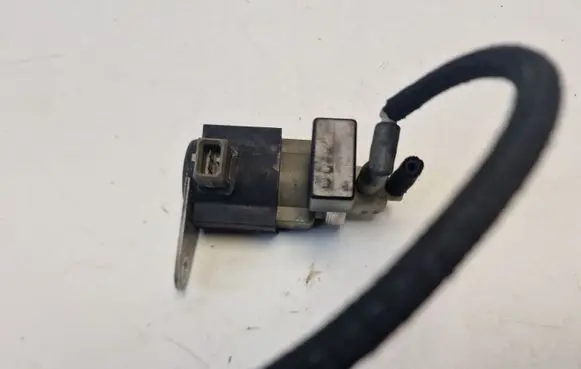 Audi A8 S8 D2 4D Turbo solenoid valve 057906629