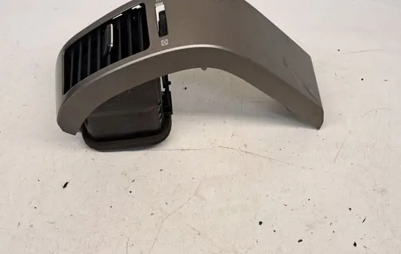 Toyota Prius (XW20) Dashboard side air vent grill/cover trim 5565047060 4556617041