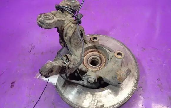Nissan Primera Front wheel hub spindle knuckle
