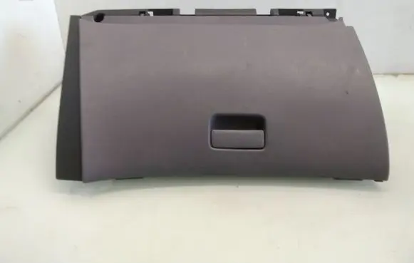 Nissan Primera Glove box