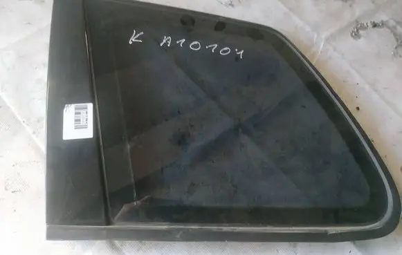 Volkswagen Touareg I Rear side window as2