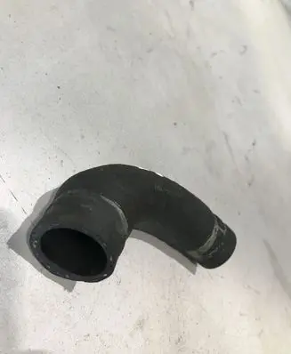 Volkswagen PASSAT B6 Engine coolant pipe/hose 03L122157