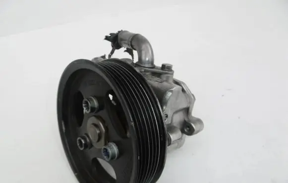 Audi Q7 4L Power steering pump 7L8422154A