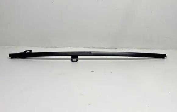 Volkswagen Golf Plus Rear door windshield rail 5M0839407