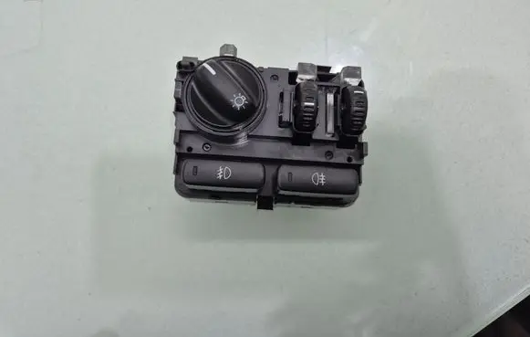 Volvo XC90 Light switch 30739304