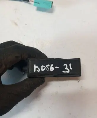 Volvo S80 Radiator mount bracket 31368196