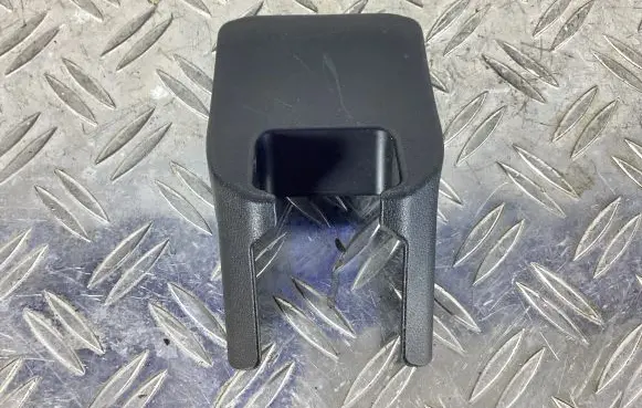 Lexus RX 450H Rear seat rail trim cover 7215748130