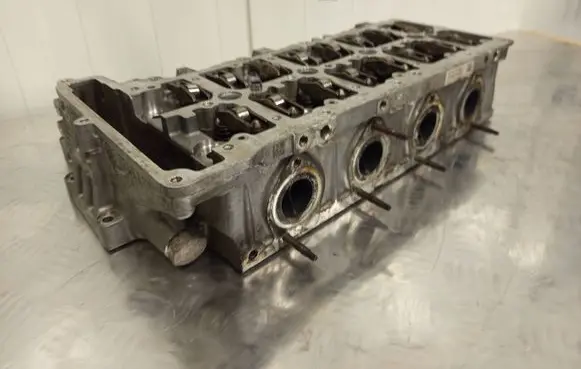 BMW 3 E90 E91 Engine head 7810196