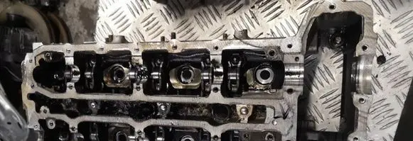 Mercedes-Benz C W204 Engine head r6420163901