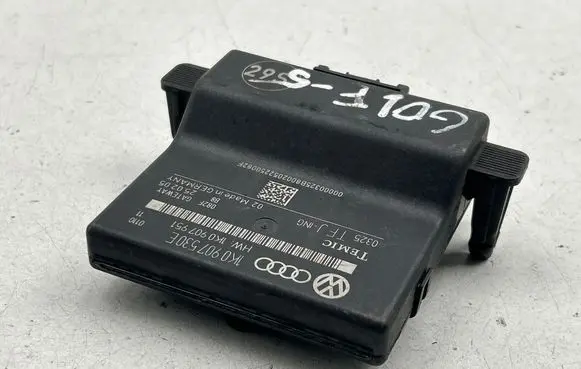 Volkswagen Golf V Gateway control module 1K0907530E 0325 1K0907951