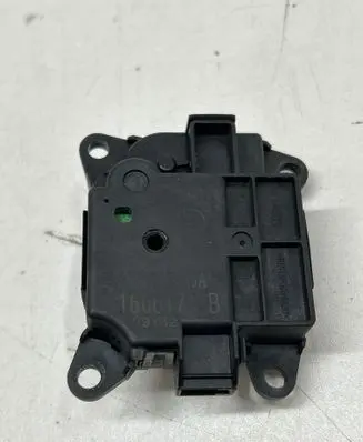 Nissan Note (E12) Front door window regulator motor 160617 0932 277323VA0A