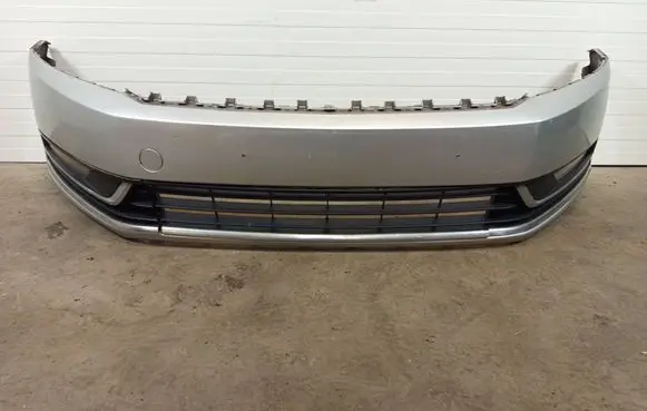 Volkswagen PASSAT B7 Front bumper zderzpassb7