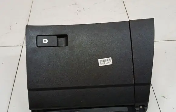 Volkswagen Sharan Glove box 7N1857114