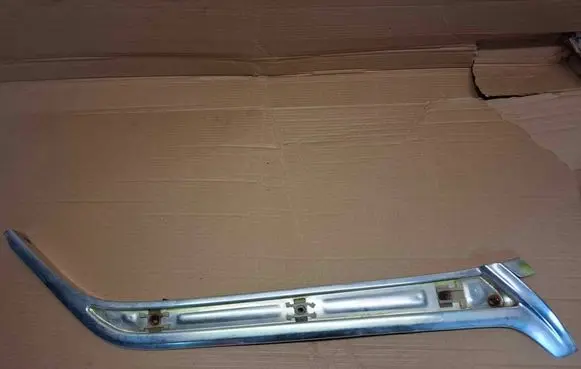 Mercedes-Benz 280 450 W116 Rear fender molding trim 