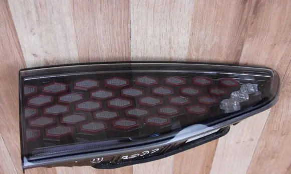 KIA Ceed Tailgate rear/tail lights 92403J7500 92403J75