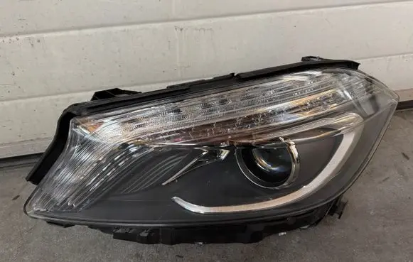 Mercedes-Benz A W176 Headlight/headlamp A1768200561
