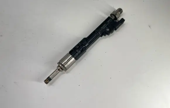 BMW 1 F20 F21 Fuel injector 7639994