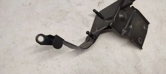 Skoda Octavia Mk4 ABS pump bracket 5Q1614235 4821