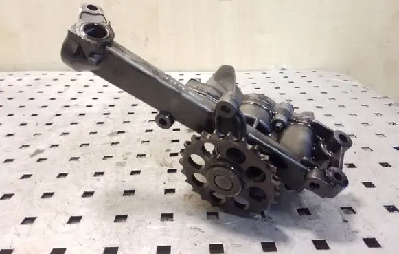 Mercedes-Benz A W168 Oil pump 6680001