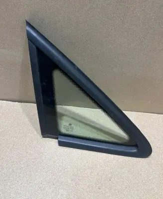 Volkswagen Touran I Front door vent window glass four-door 43R00048 E000255 DOT24M68AS2