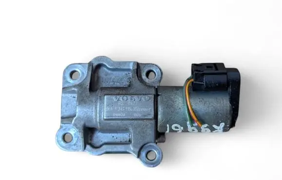 Volvo V70 Valve oil control 8670421