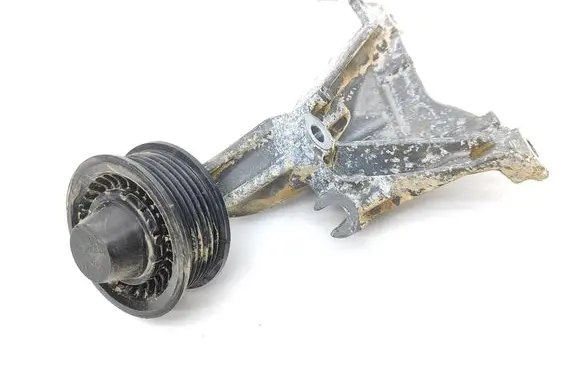 Nissan Qashqai J12 Alternator belt tensioner 