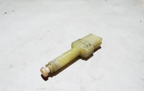 Audi A6 S6 C4 4A Brake pedal sensor switch 443945515