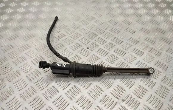 Clutch slave cylinder