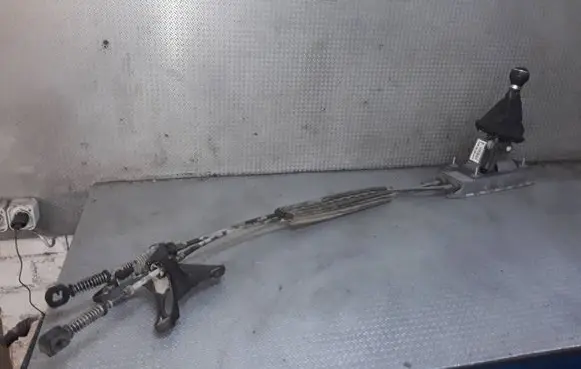 Volkswagen Golf V Gear shifter/selector 1K0711049CH