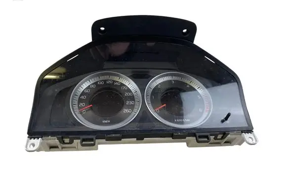 Volvo V70 Speedometer (instrument cluster) 31343325AA