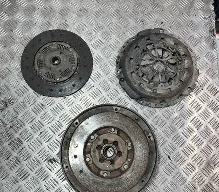 Volkswagen PASSAT B5.5 Clutch set kit 038141032Q