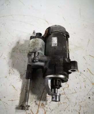 Audi A6 C7 Starter motor 06E911024A