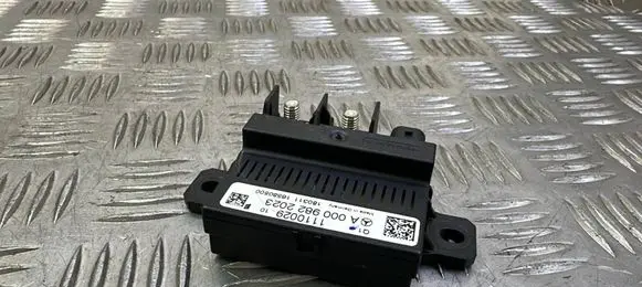 Mercedes-Benz E W212 Charging relay A0009822023