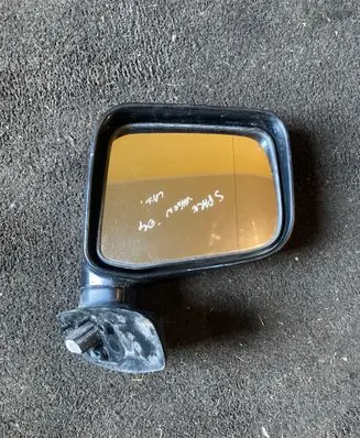 Mitsubishi Space Wagon Front door electric wing mirror E4022105 E4012105