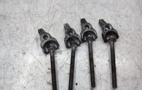 BMW X3 E83 Fuel Injector clamp holder 