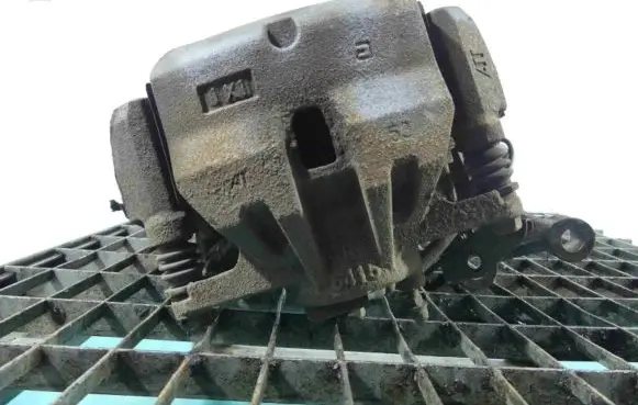 Toyota Sienna XL30 III Front brake caliper IMPRK1258028