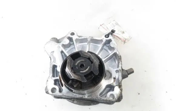 Opel Astra H Vacuum pump 