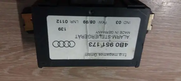 Audi A6 S6 C5 4B Alarm control unit/module 4B0951173