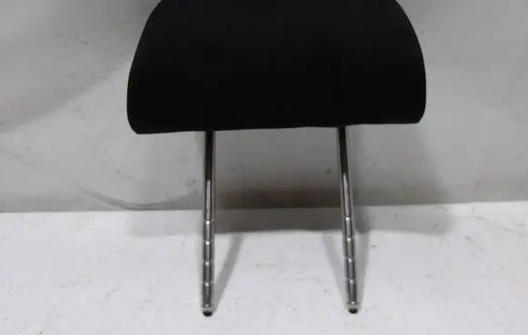 Volkswagen PASSAT B5.5 Rear seat headrest VWPB5