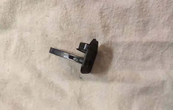 Volvo S60 Radiator mount bracket 31370708