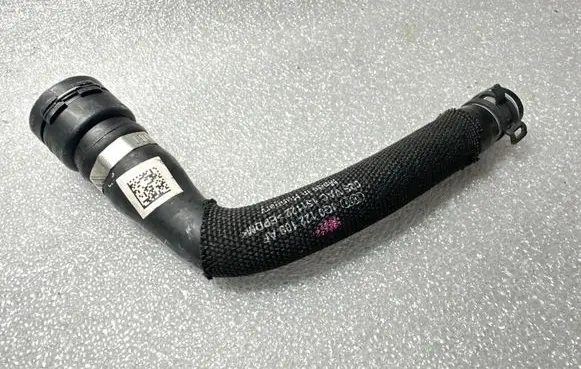 Engine coolant pipe/hose