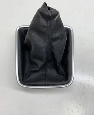 Volkswagen Golf Plus Gear shifter surround trim plastic 5M0711113S